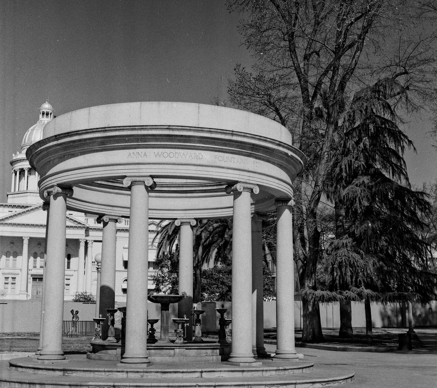 The Anna Woodward memorial fountain facing Van Ness Avenue in Fresno's Courthouse Park.