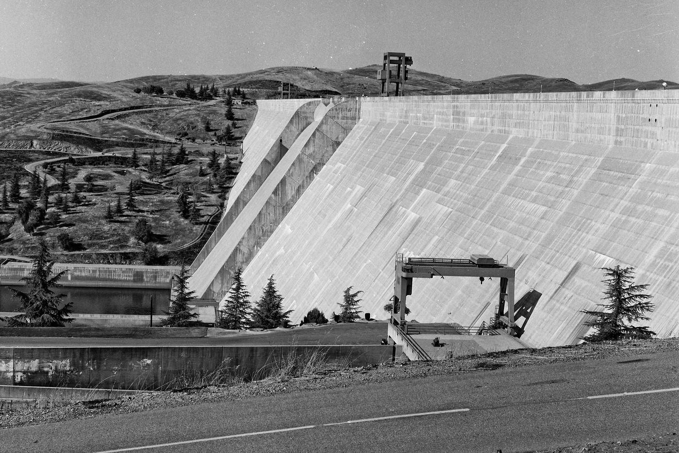 About 15 miles north of Fresno, California, on the San Joaquin River.