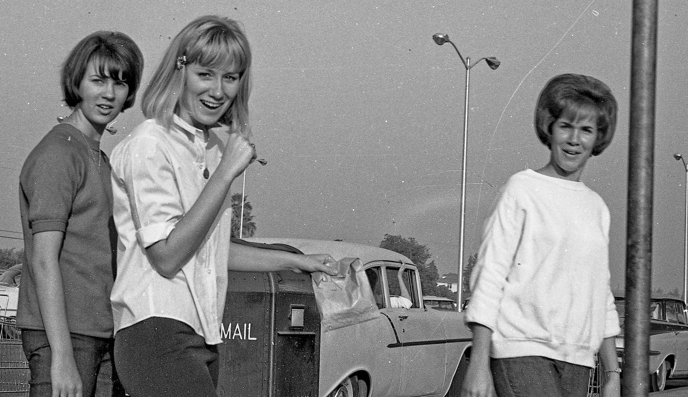 Fresno State College girls, 1966