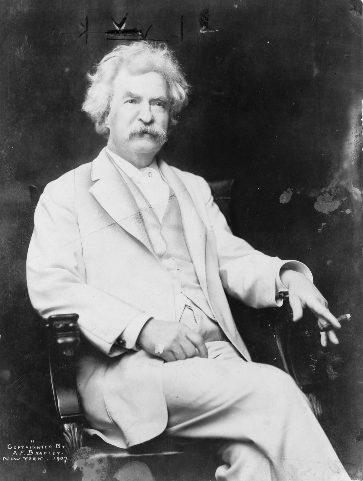 The Art of Portraiture: A.F. Bradley's Masterful Images of Mark Twain