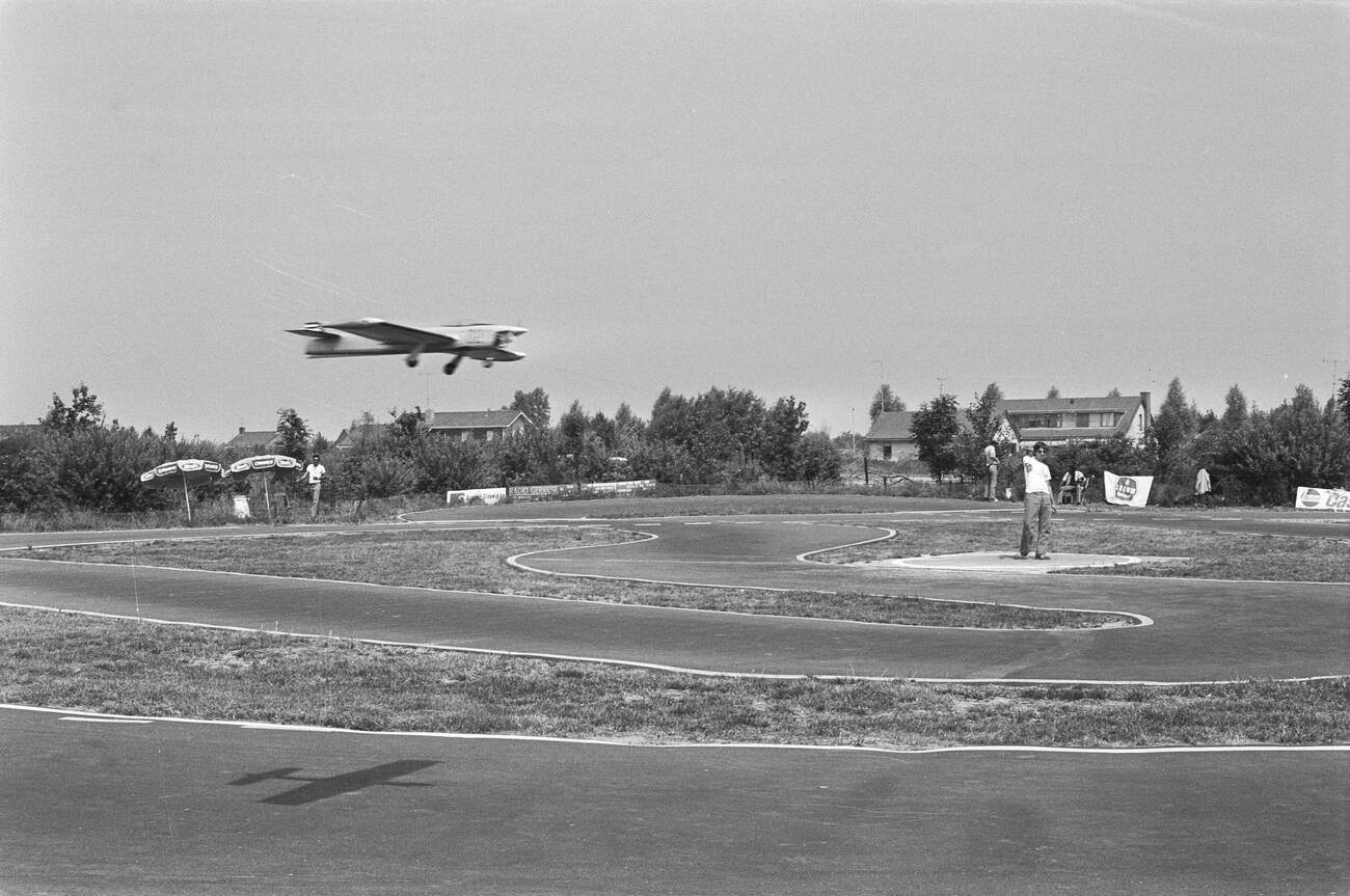 Cuban participant at work during the World Championships Model Flying with Line Control in Utrecht on July 9, 1976