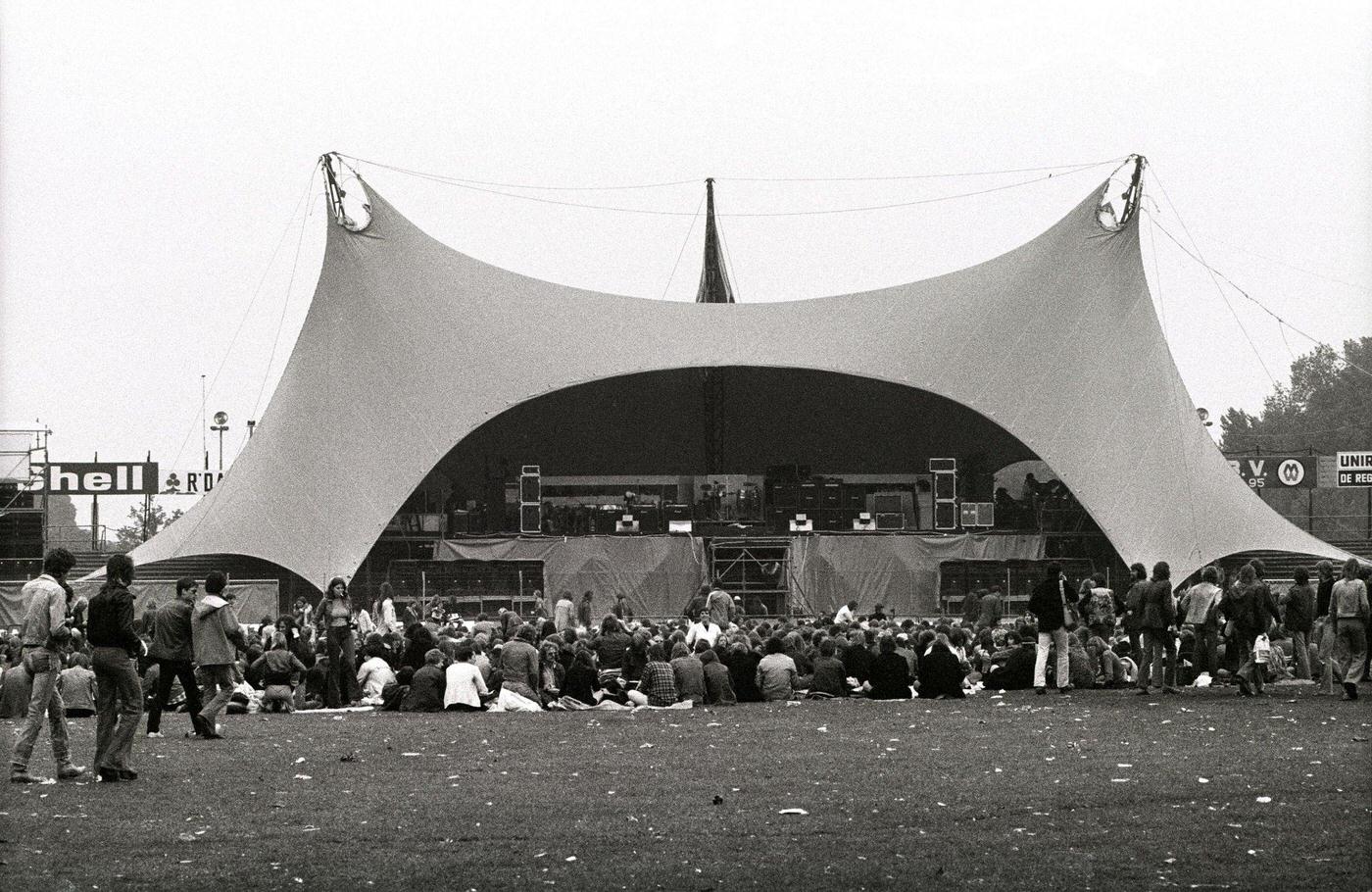 A panoramic view of the stage at Zuiderpark, FC Den Haag Stadion, during The Rolling Stones concert on 30 May 1976 in The Hague, Netherlands.