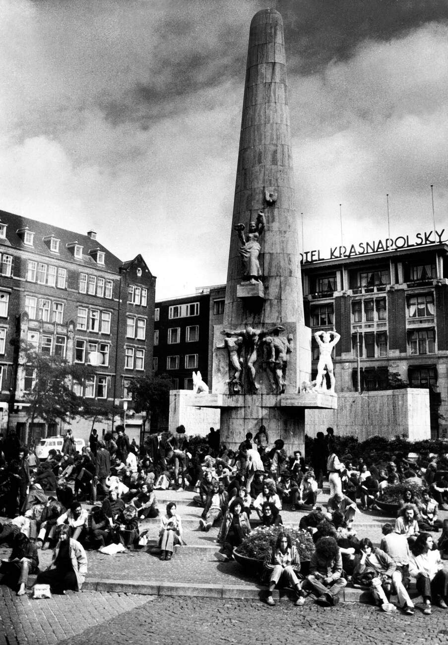 The "Dam" in Amsterdam, a meeting place for hippies and gamblers in the early 1970s.