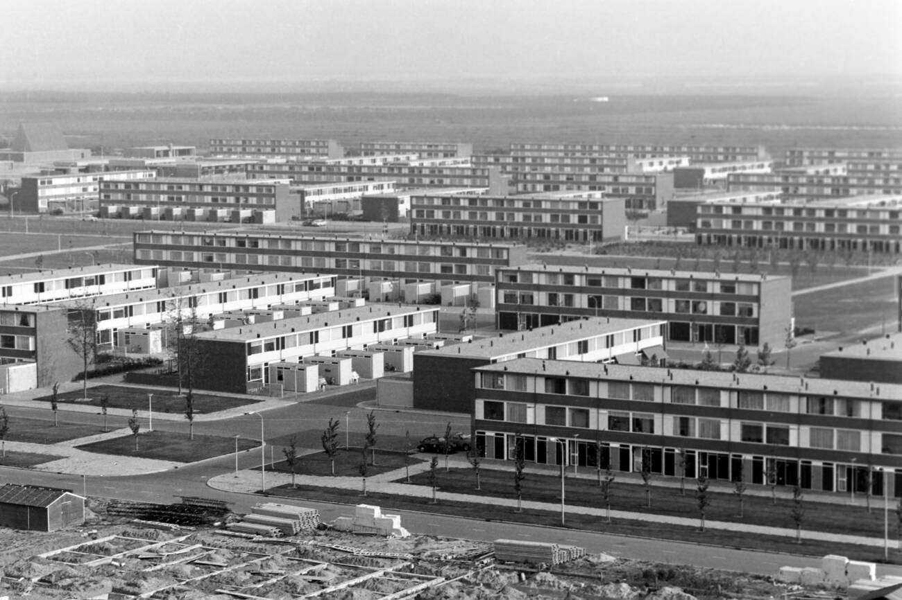 A photo of a view of a new housing estate in the Netherlands in 1971.