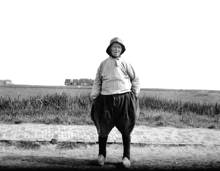 Old fisherman in traditional Marken garb.