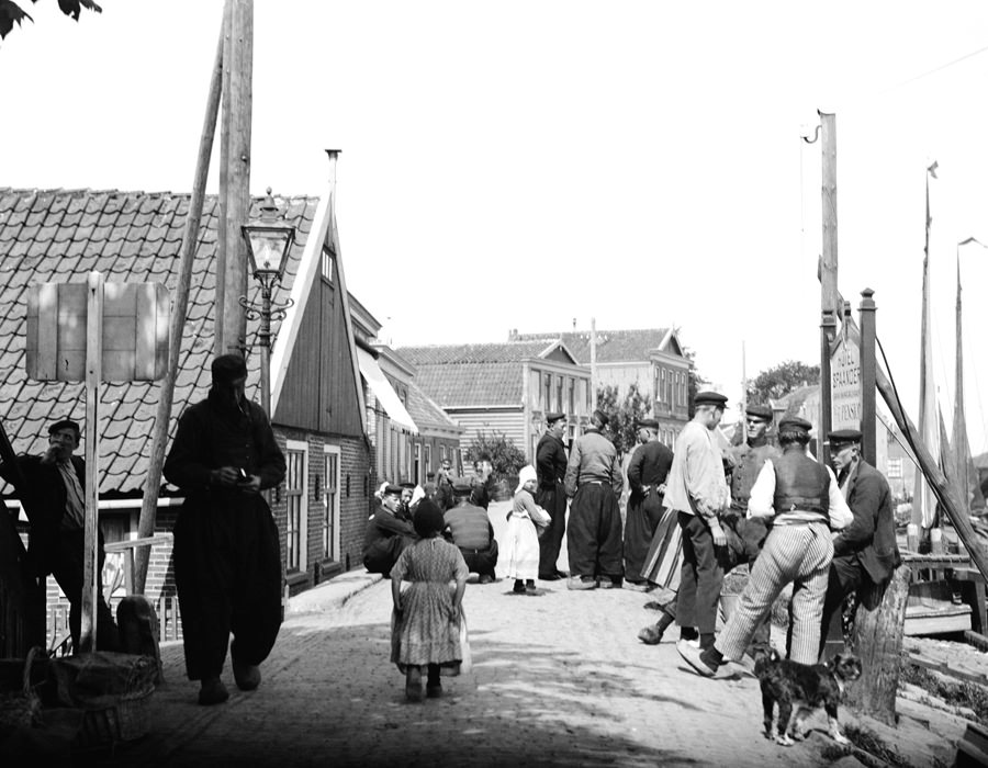 Street scene in front of the Hotel Spaander in Volendam.