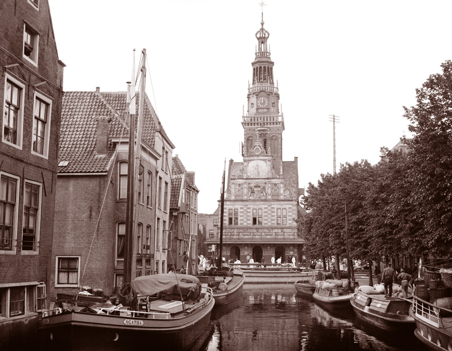 Canal and Cheese Market, Alkmaar