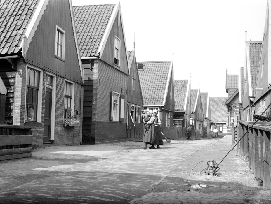 Marken street scene