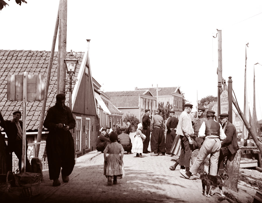 Street scene in front of the Hotel Spaander in Volendam