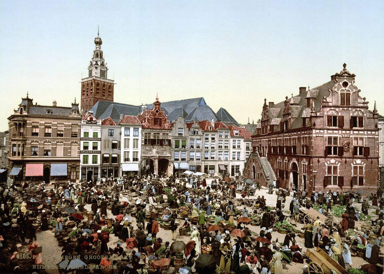 The great market, Nymegen (i.e. Nijmegen), Holland, 1900