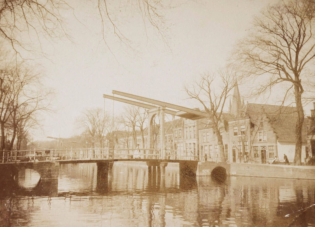 Oudegracht thv Hofstraat, 1900.