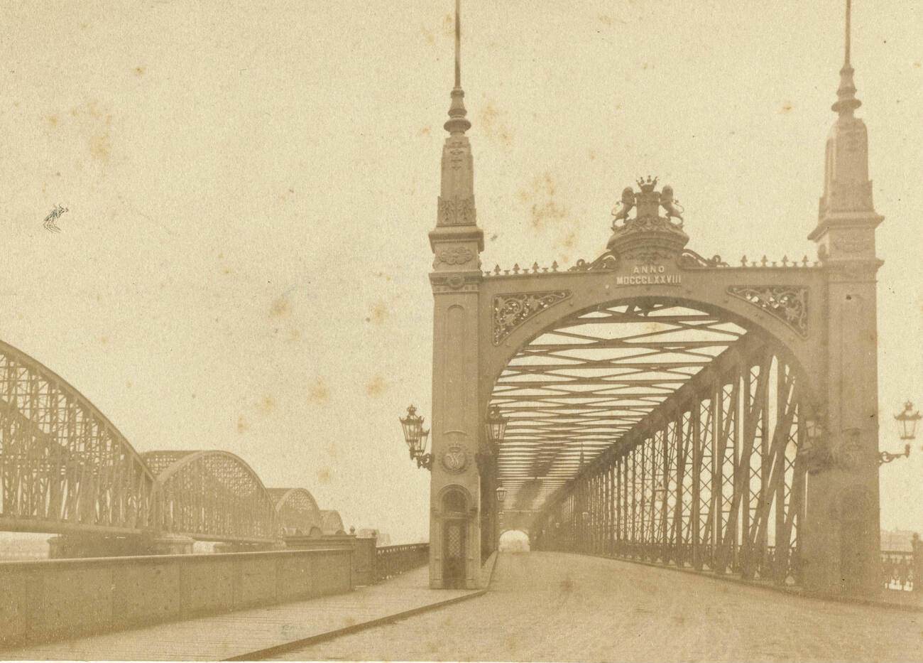 View Willemsbrug in Rotterdam, The Netherlands, 1900