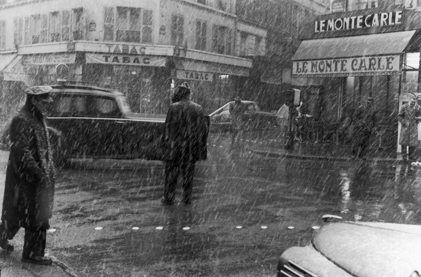 Street Scene In The Snow In Paris In The 1950s, 1956.