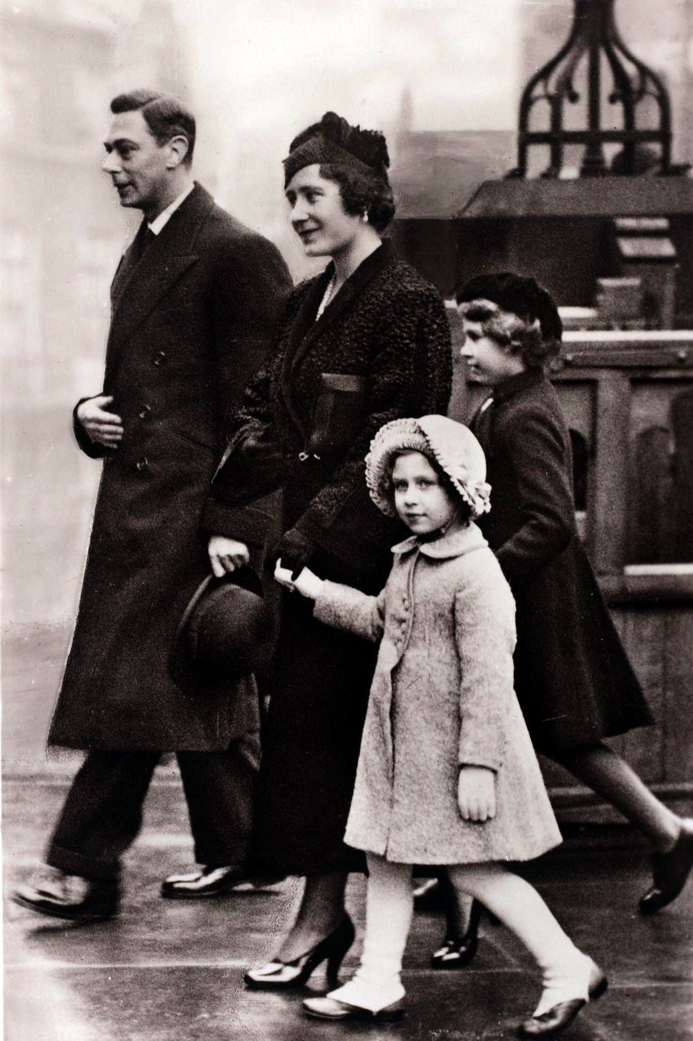 King George VI of Great Britain and Queen Elizabethwith their daughters Princess Elizabeth and Princess Margaret, 1936