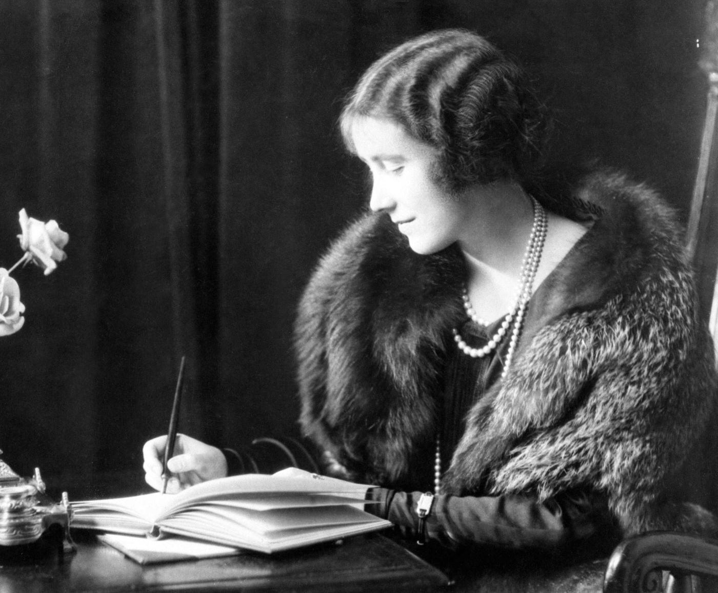 Lady Elizabeth Bowes-Lyon writing in 1922, before her marriage to Duke of York (later King George VI)