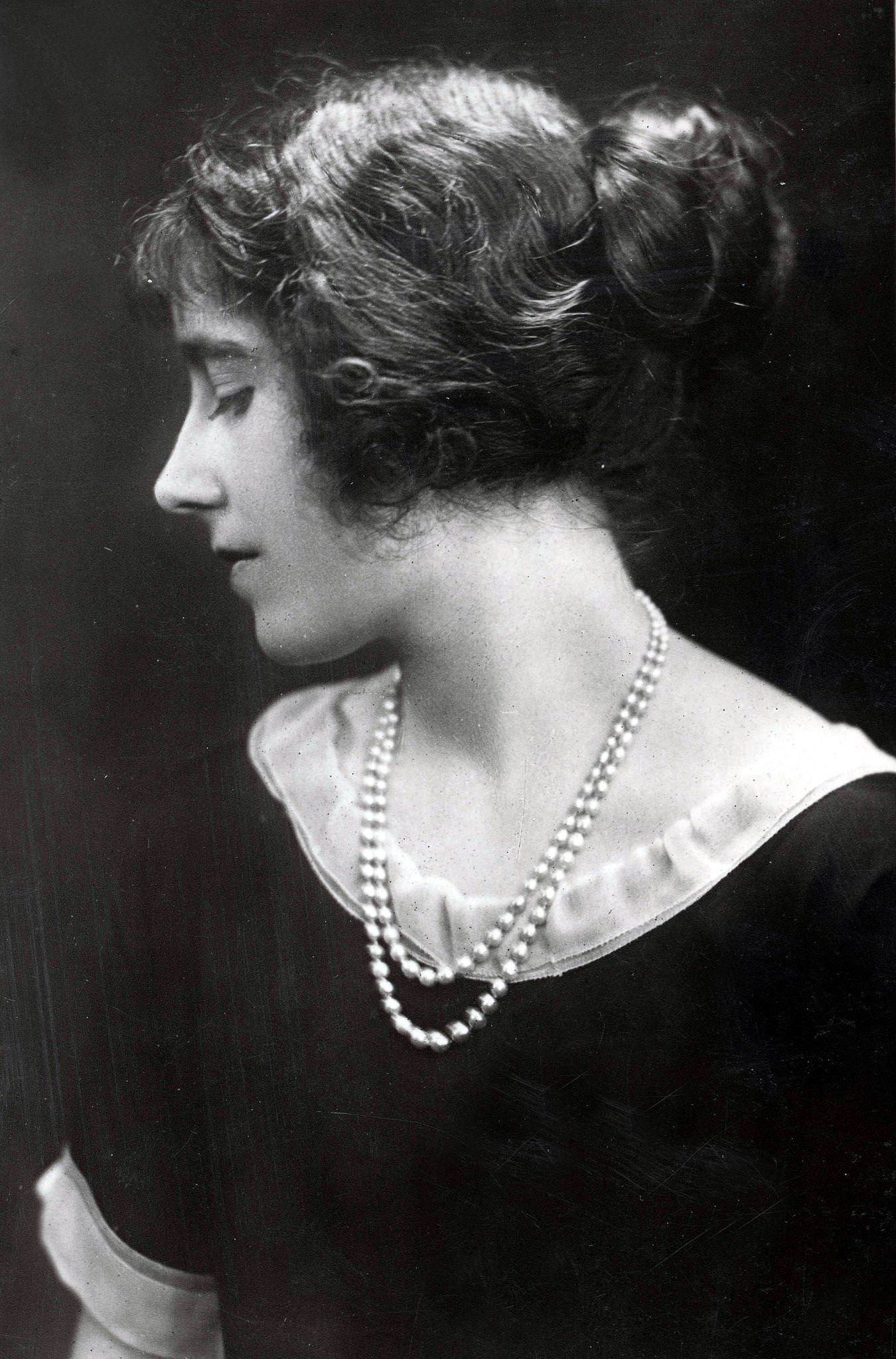 Young Queen Mother as Lady Elizabeth Bowes Lyon, January 1923