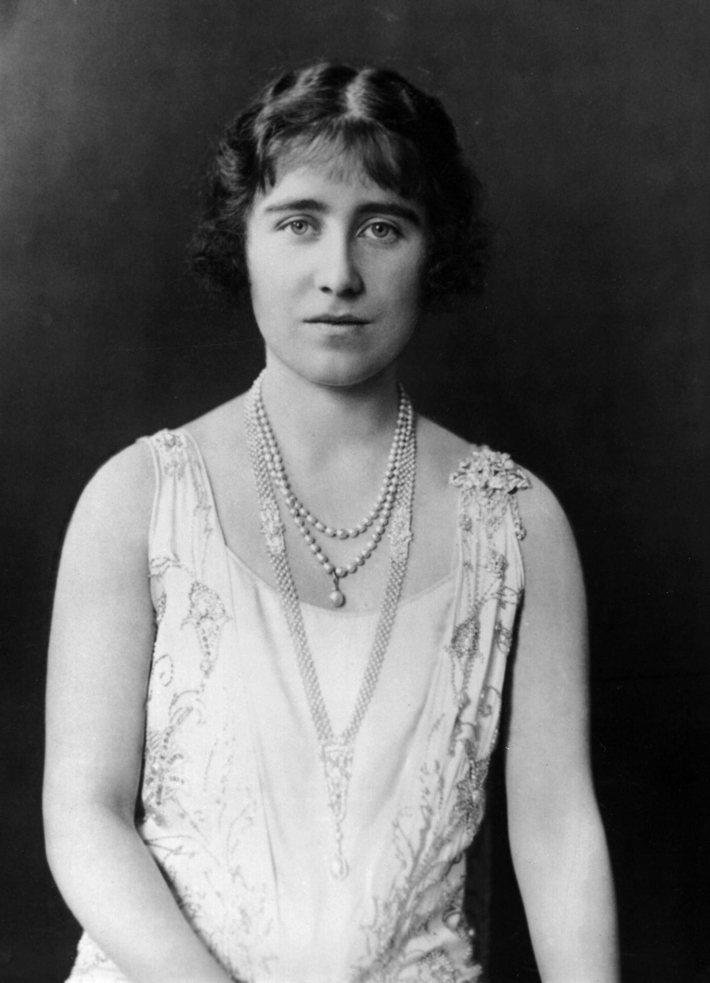 Lady Elizabeth Bowes-Lyon, 1924