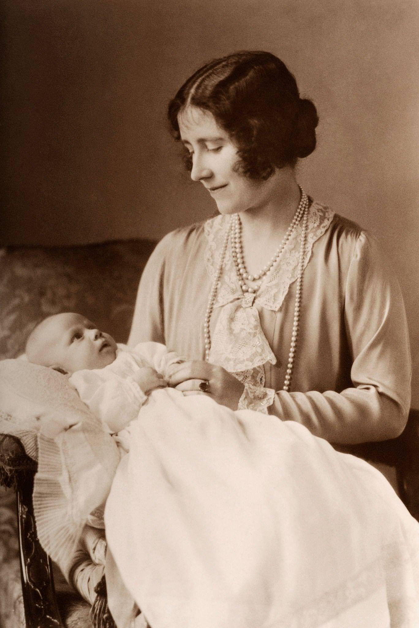 Queen Elizabeth The Queen Mother With Princess Margaret Rose: The Duchess of York, later Queen Elizabeth The Queen Mother with her second daughter, Princess Margaret Rose, 1930.