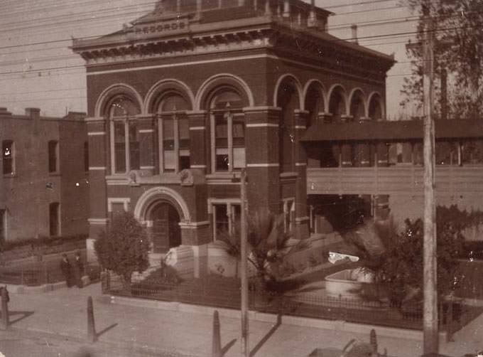 Hall of Records on the north side of K Street between 6th & 7th Streets, 1895