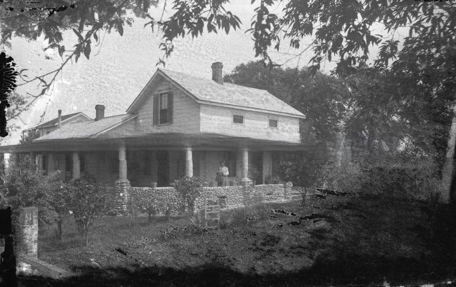 View of the Dewey home on Dewey and Winding Way, 1890