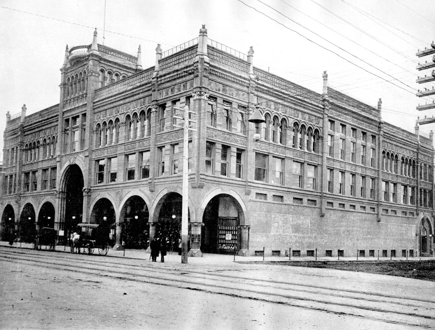 The Weinstock, Lubin, and Company department store at 4th and K Street, now part of the site of the Downtown, 1894