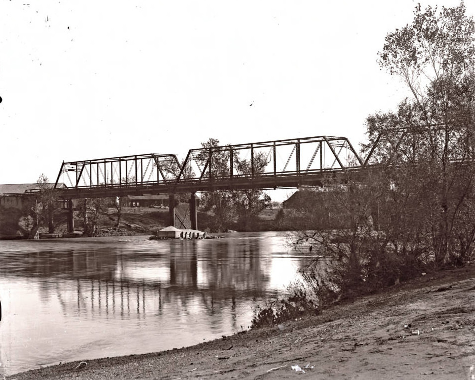 Centennial Bridge, 1890