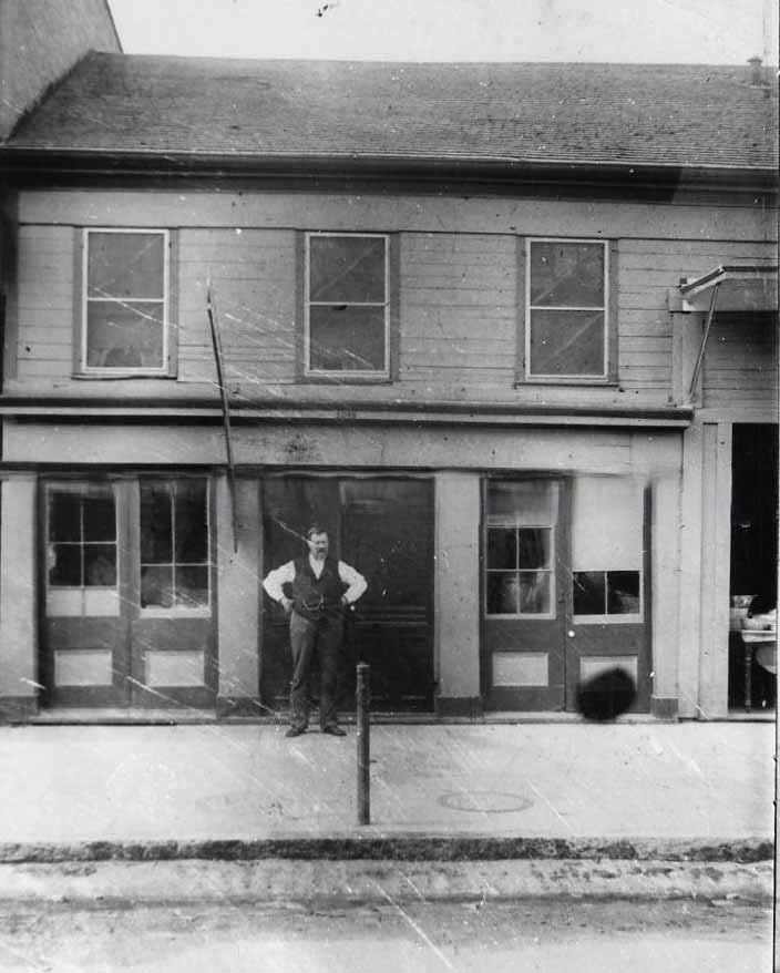 Plymouth Restaurant at 1018 J Street in 1893.