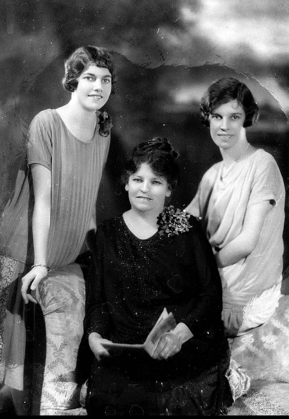 Portrait of three women, 1930.