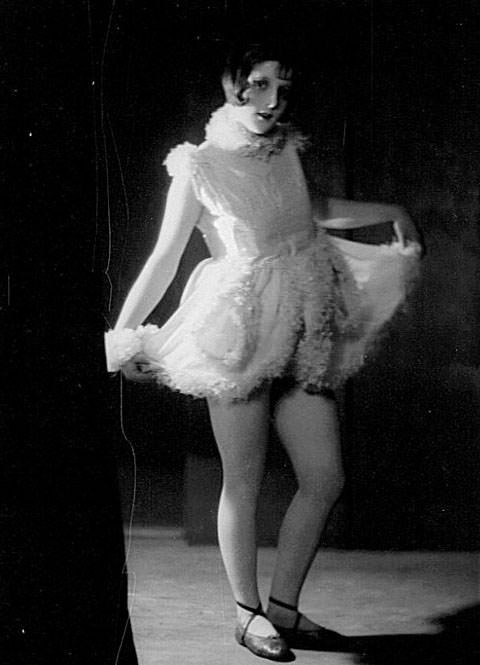 Cabaret artist Peggy Petite