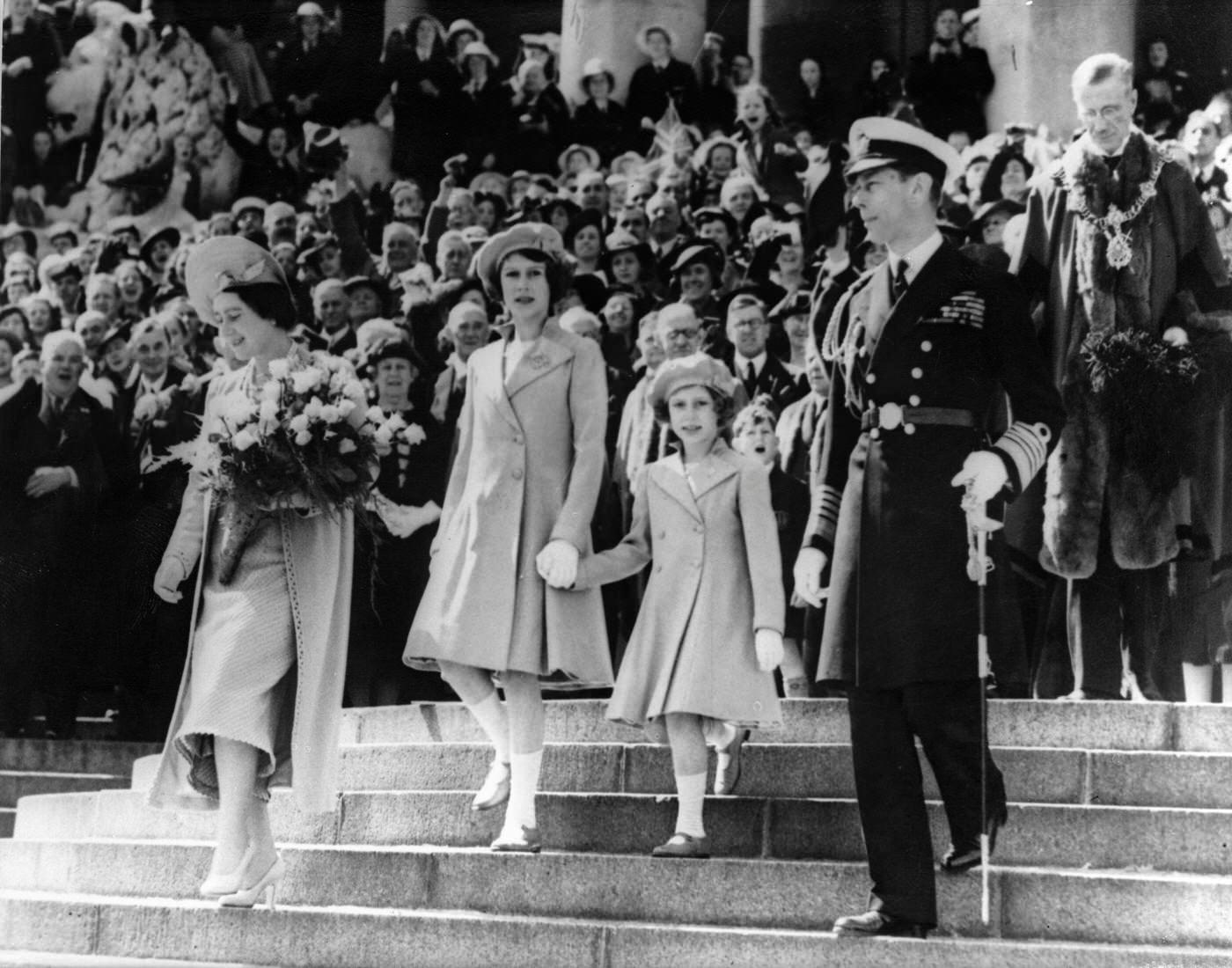 King Georg VI of England, his wife Elizabeth, and the princesses Elizabeth and Margaret in Portsmouth, Great Britain, May 6th, 1939.