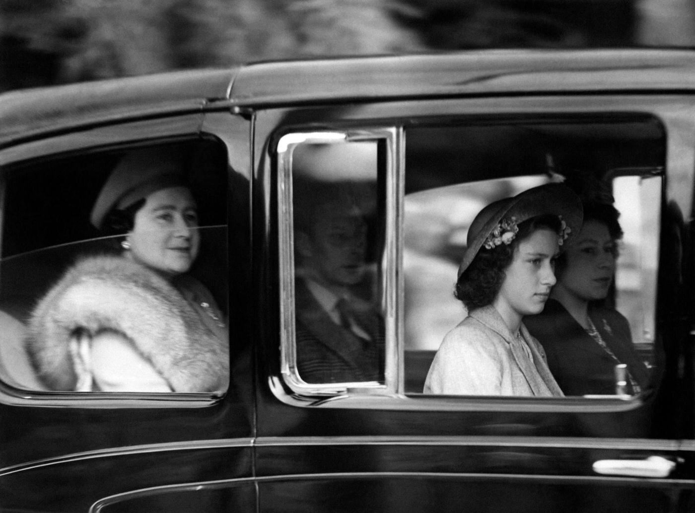 King George VI and family arrive at Balmoral for their holidays in Scotland
