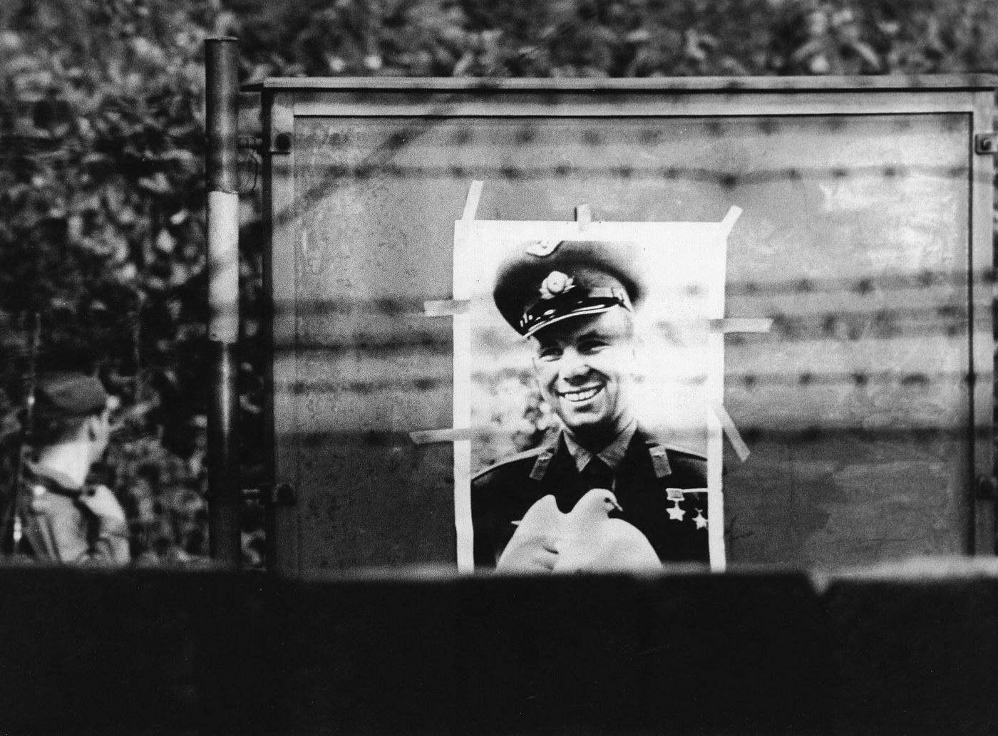 Poster of Juri Gagarin at the entrance to a tunnel in Wedding, 1961