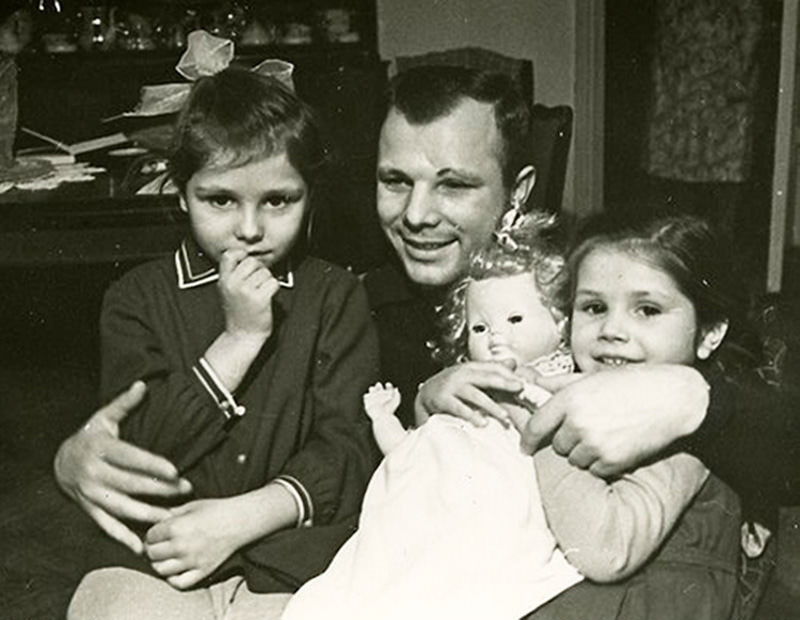 The First Man in Space: Life Story and Photos of Yuri Gagarin