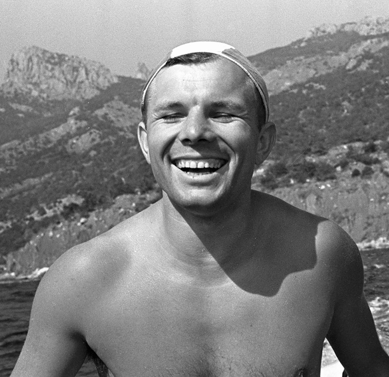 The First Man in Space: Life Story and Photos of Yuri Gagarin