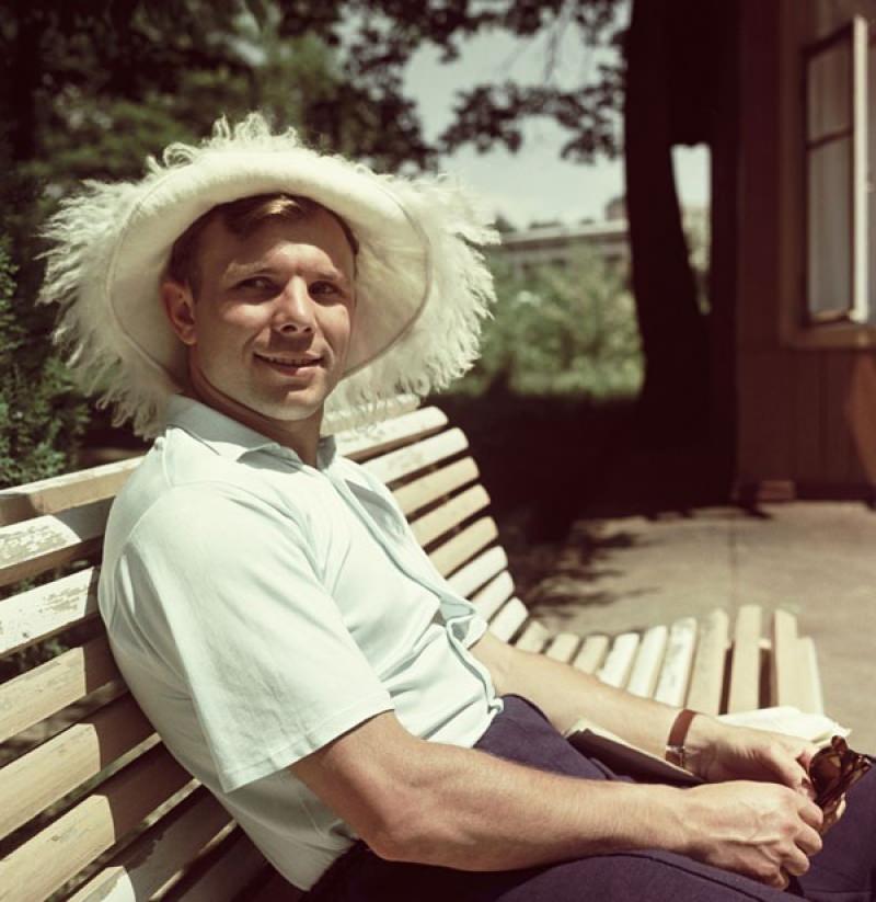 The First Man in Space: Life Story and Photos of Yuri Gagarin