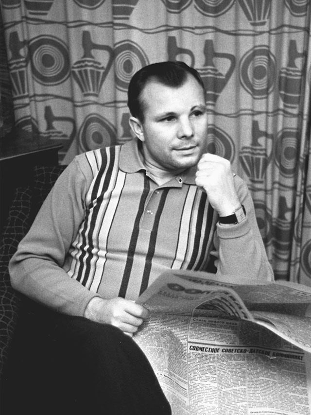 The First Man in Space: Life Story and Photos of Yuri Gagarin