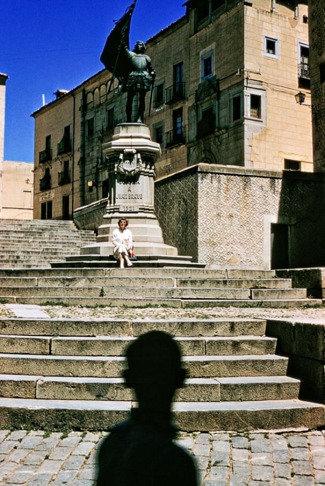 Statue of Juan Bravo (erected in 1921), Plaza de San Martín, Segovia.