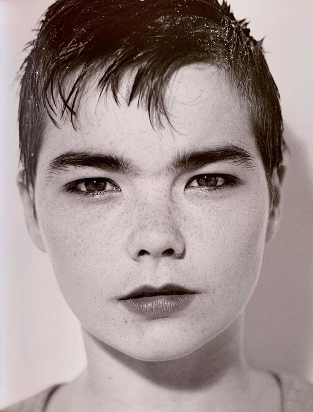 Björk's Iconic Pixie Cut: A Timeless Moment Captured by Herb Ritts in 1989