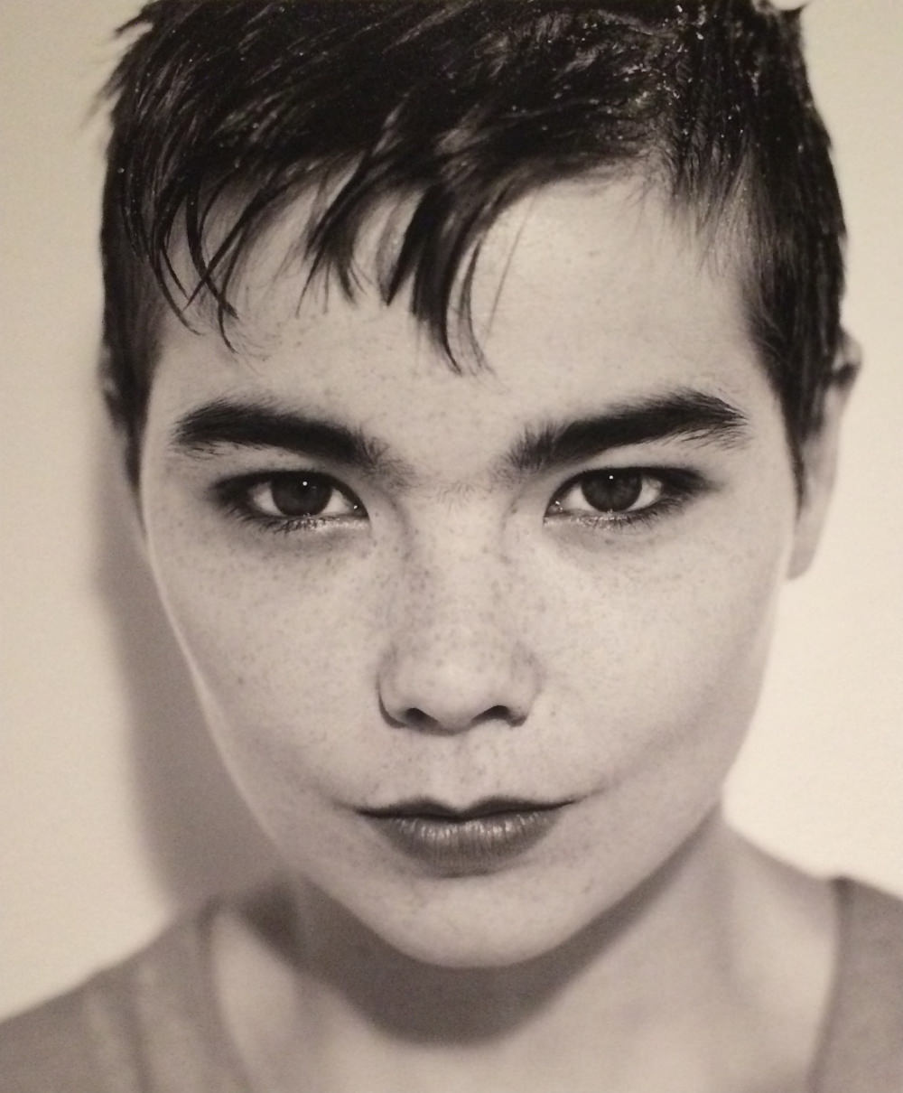 Björk's Iconic Pixie Cut: A Timeless Moment Captured by Herb Ritts in 1989