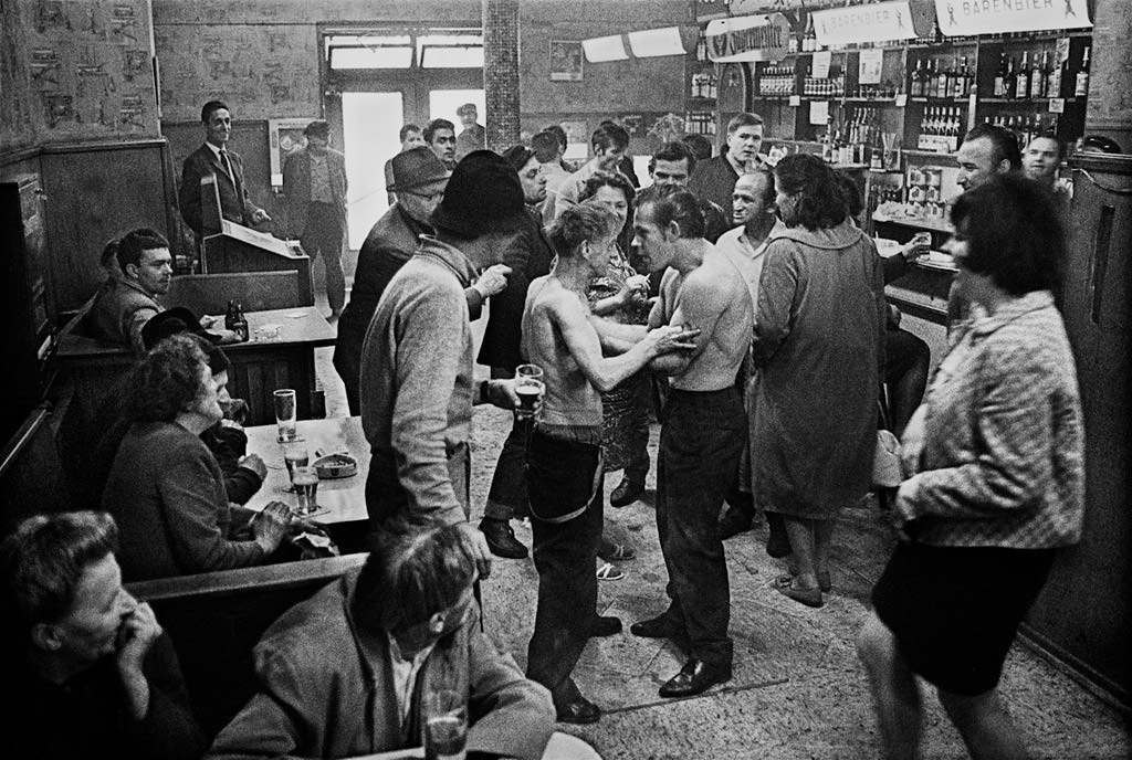 The Vibrant Community of Cafe Lehmitz in Hamburg's Red-Light District during the 1960s