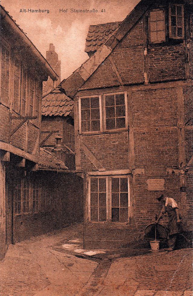 Man at courtyard, Steinstraße, Hamburg