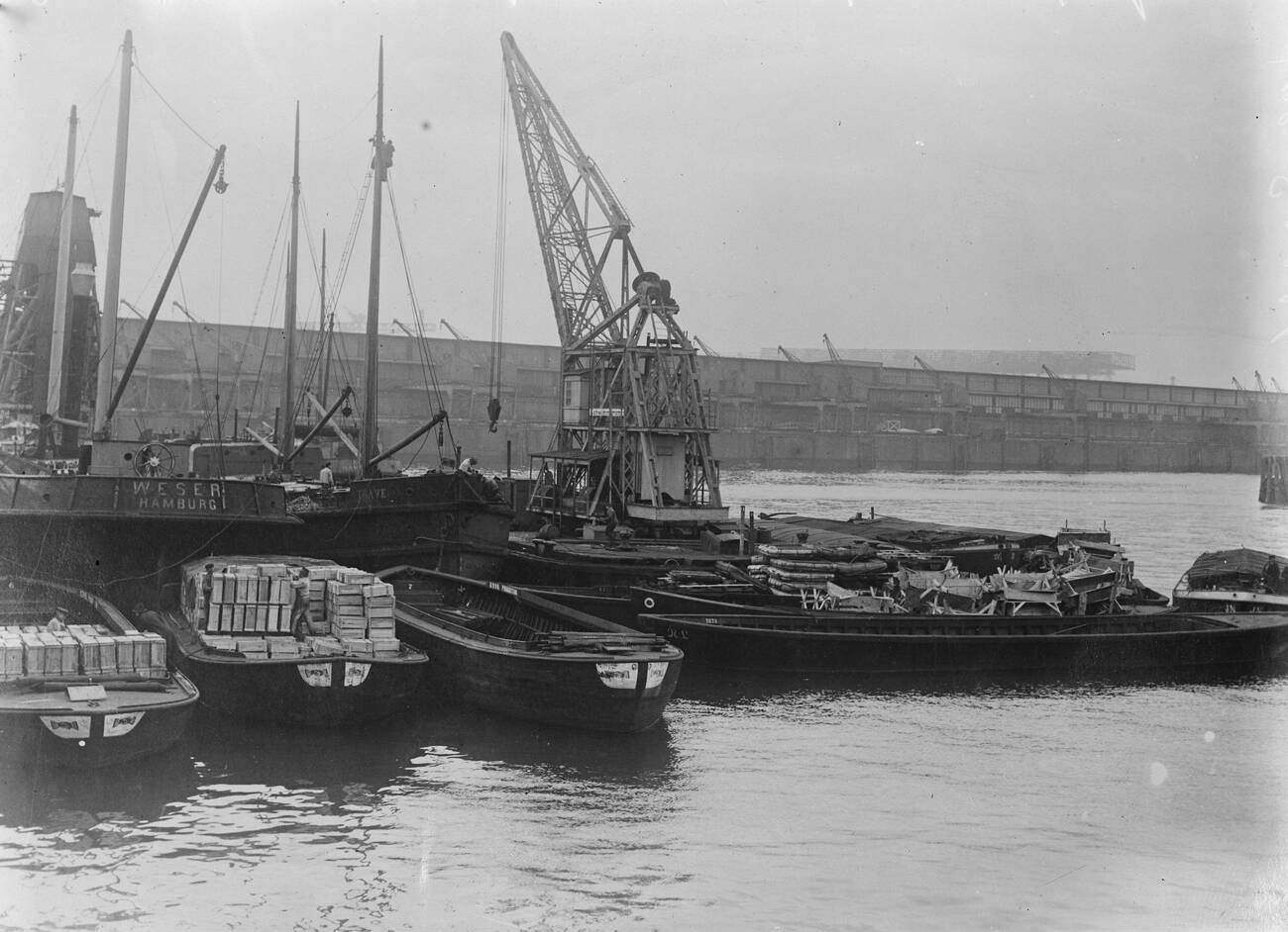 Cranes at Hamburg , Germany to be handed over to Allies ( Compensation for Scapa ) 20 December 1919