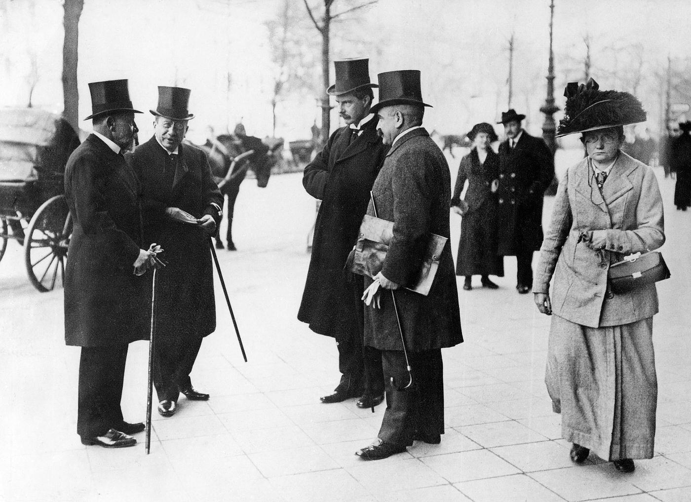 Albert Ballin, General Director of the Hamburg-Amerika-Linie, with Max Warburg, Felix Cassel, Ballin, and Ernest Cassel, 1913