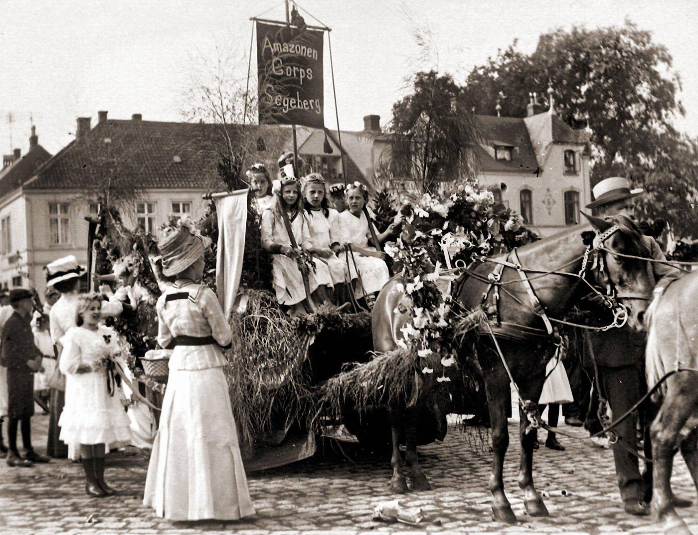 Procession at Segenberg with children, horses, and carriage in Hamburg, Germany, 1910