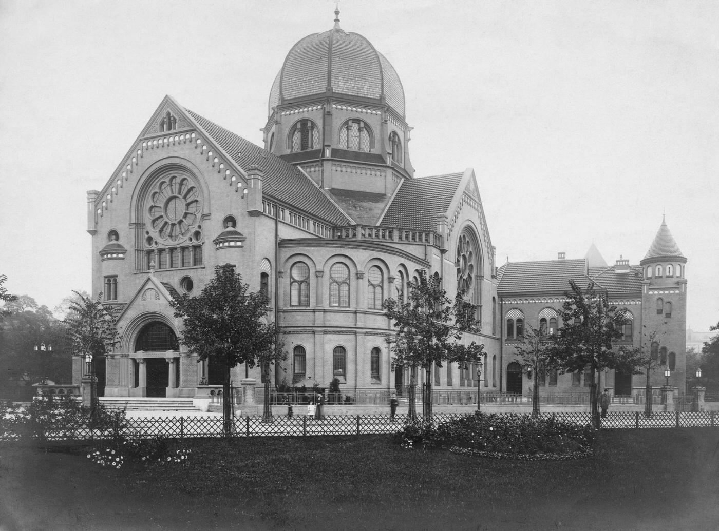 The New Central Synagogue at Bornplatz in Hamburg, Germany, 1910