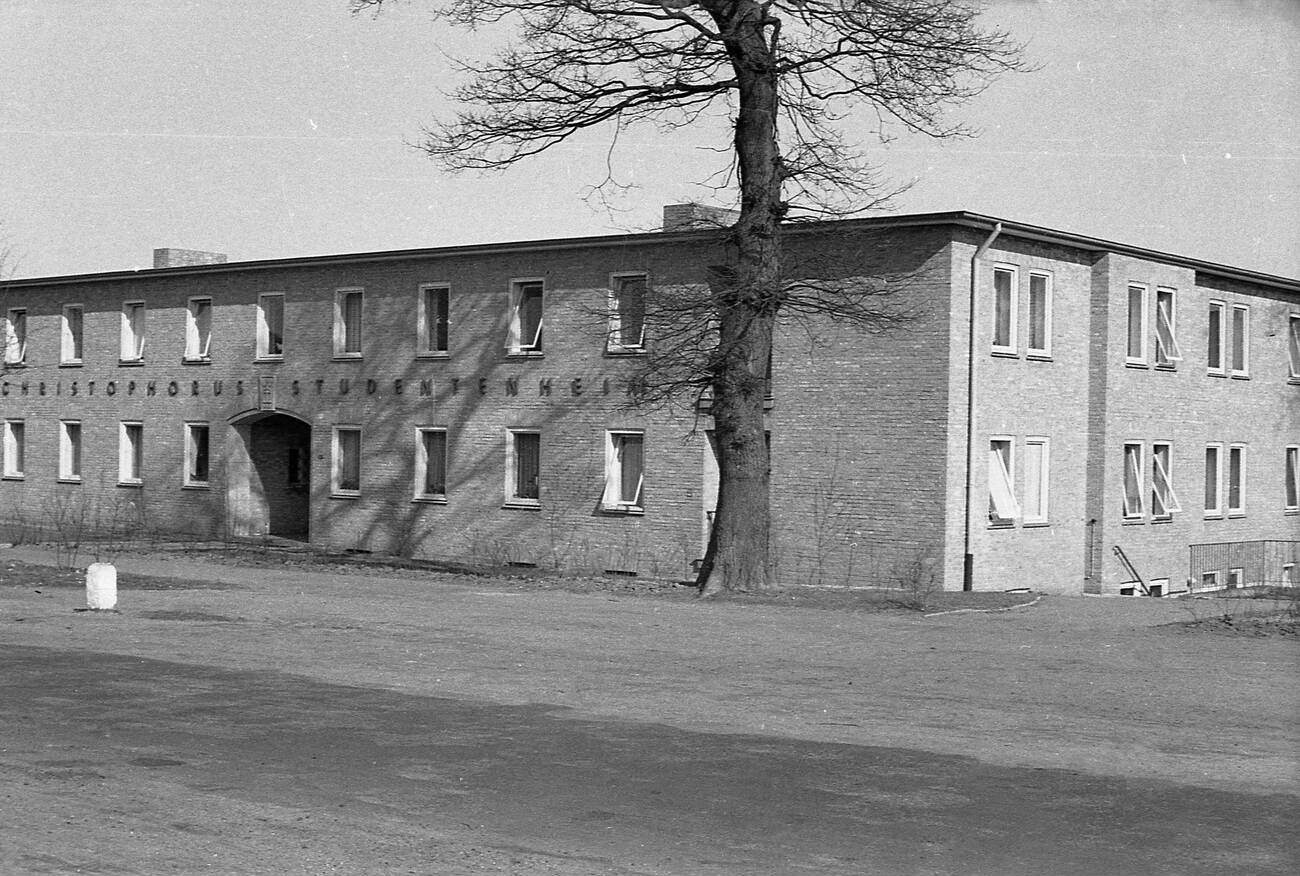 The Christophorus Studentenheim (student halls) in Hamburg, built with the support of the Rotary Club of Hamburg and the International Rotary movement, is known as an 'International House,' as it serves as a dormitory for overseas students. (1970s)