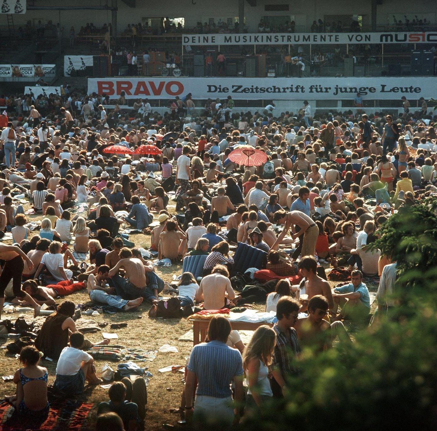 Visitors at the first Hamburg Open-Air Festival "big gig" on June 20, 1970 at the Flottbeker Reiterverein grounds in Hamburg, Germany.