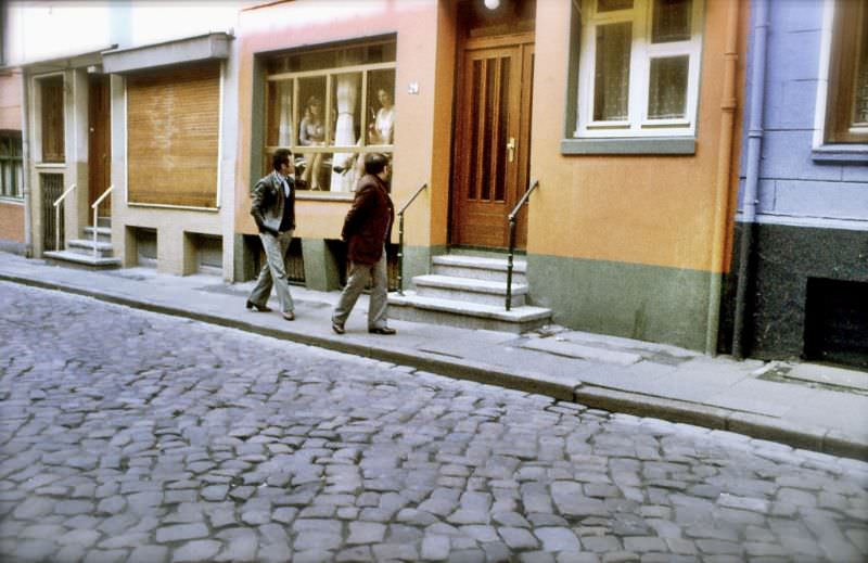 Windowshopping, St. Pauli, Hamburg, Germany, April 1976