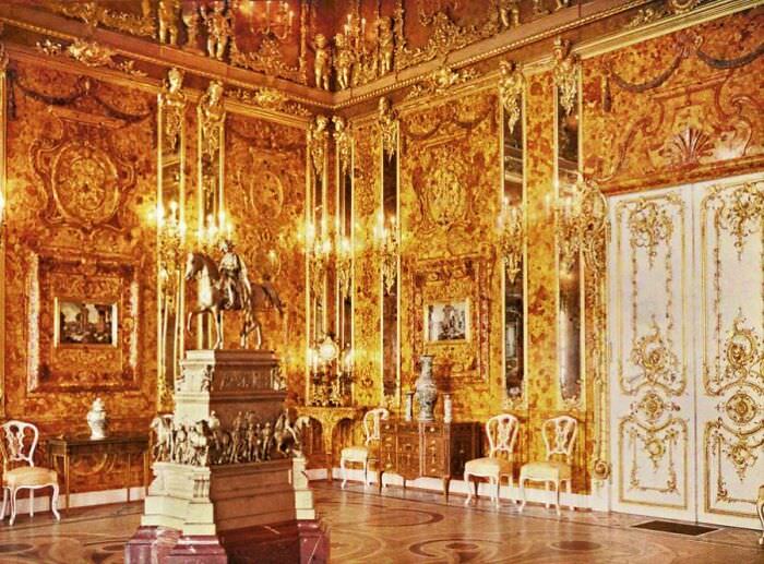 The Amber Room in Color, 1943