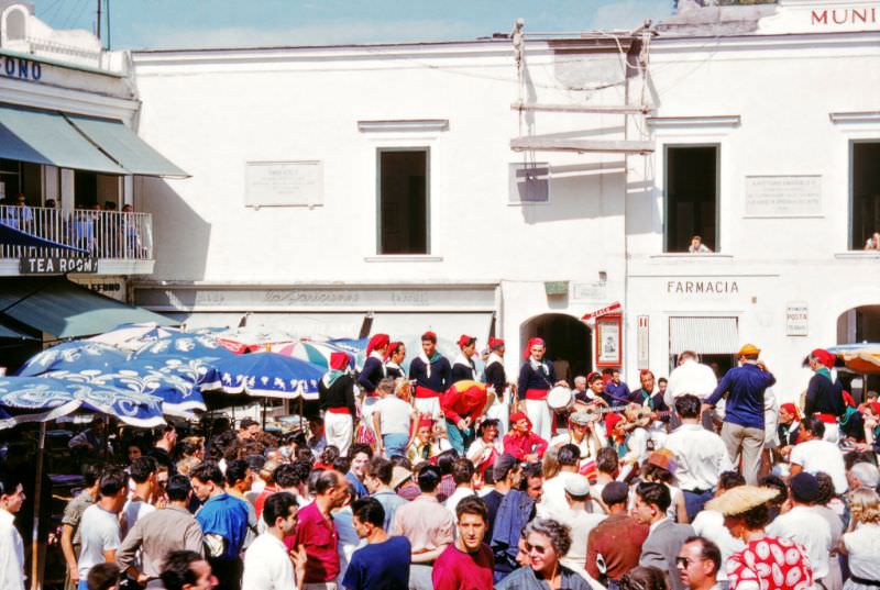 A folkloric performance in Piazza Umberto, Capri.